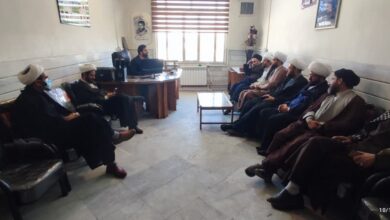 جلسه هماندیشی ائمه جماعات ادارات الیگودرز برای اجرای طرح پیوند با مدارس