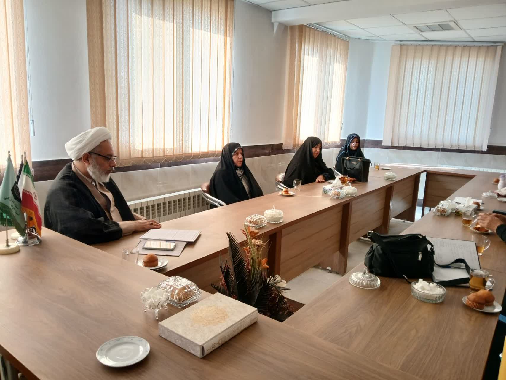 نشست امور بانوان فعال فرهنگی