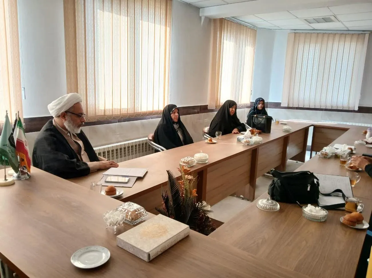 نشست امور بانوان فعال فرهنگی