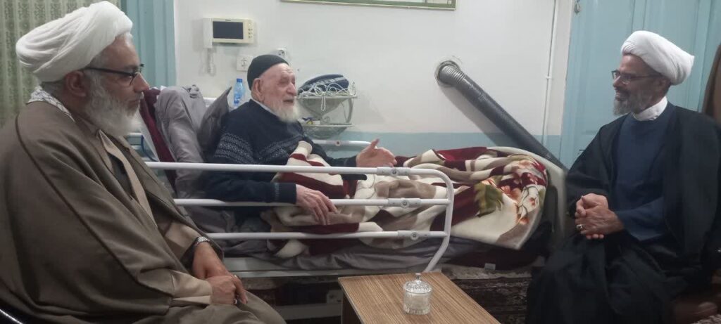 عیادت از پیرترین نمازگزار استان