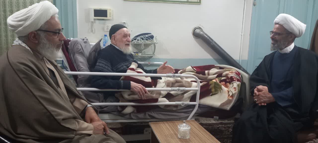 عیادت از پیرترین نمازگزار استان