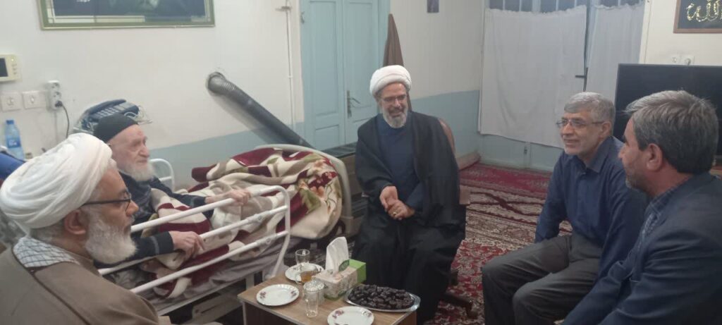 عیادت از پیرترین نمازگزار استان