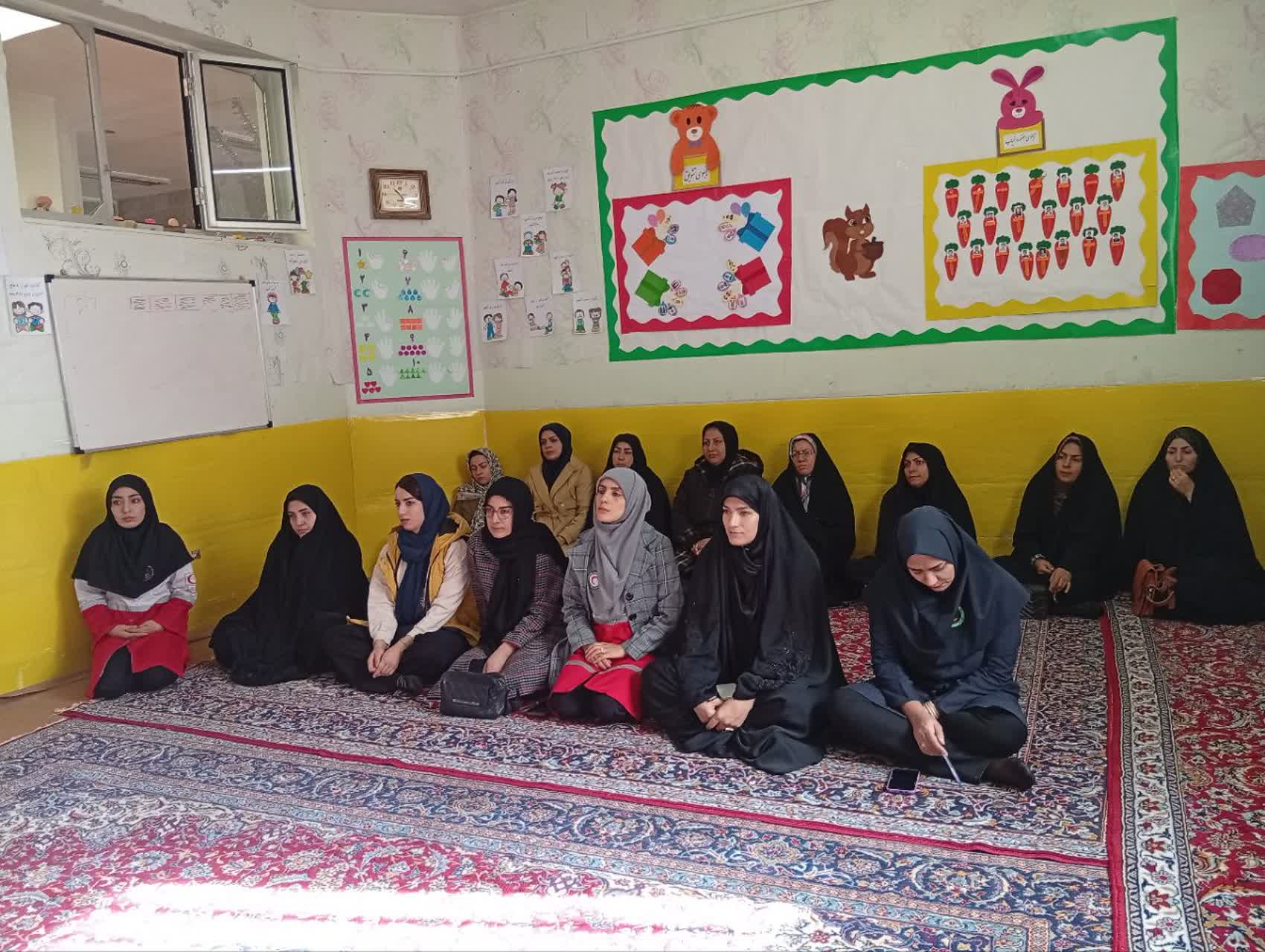 نشست فرهنگی تربیتی بانوان محلات شهرستان فریدن اصفهان