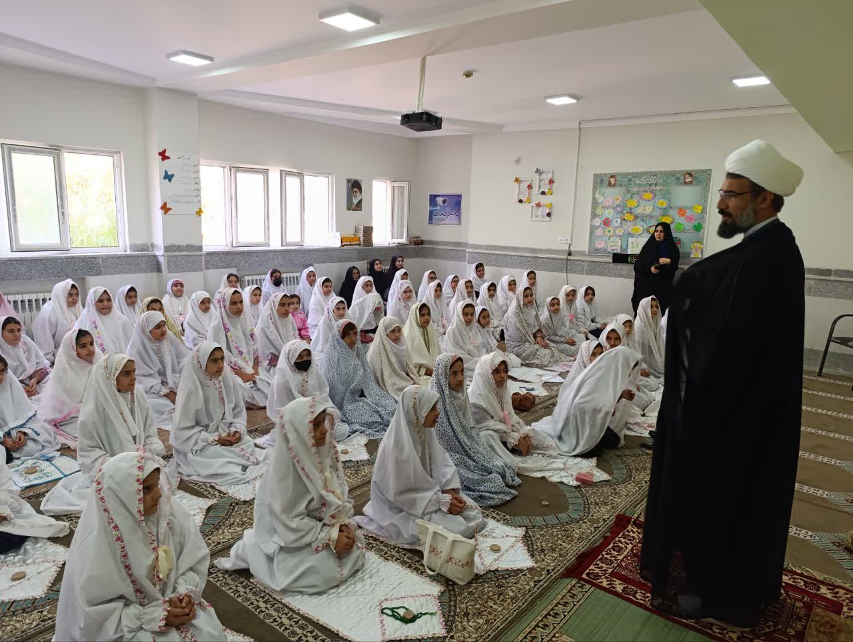 گفتمان نمازشناسی معارف نماز در شهرستان سیروان برگزار شد