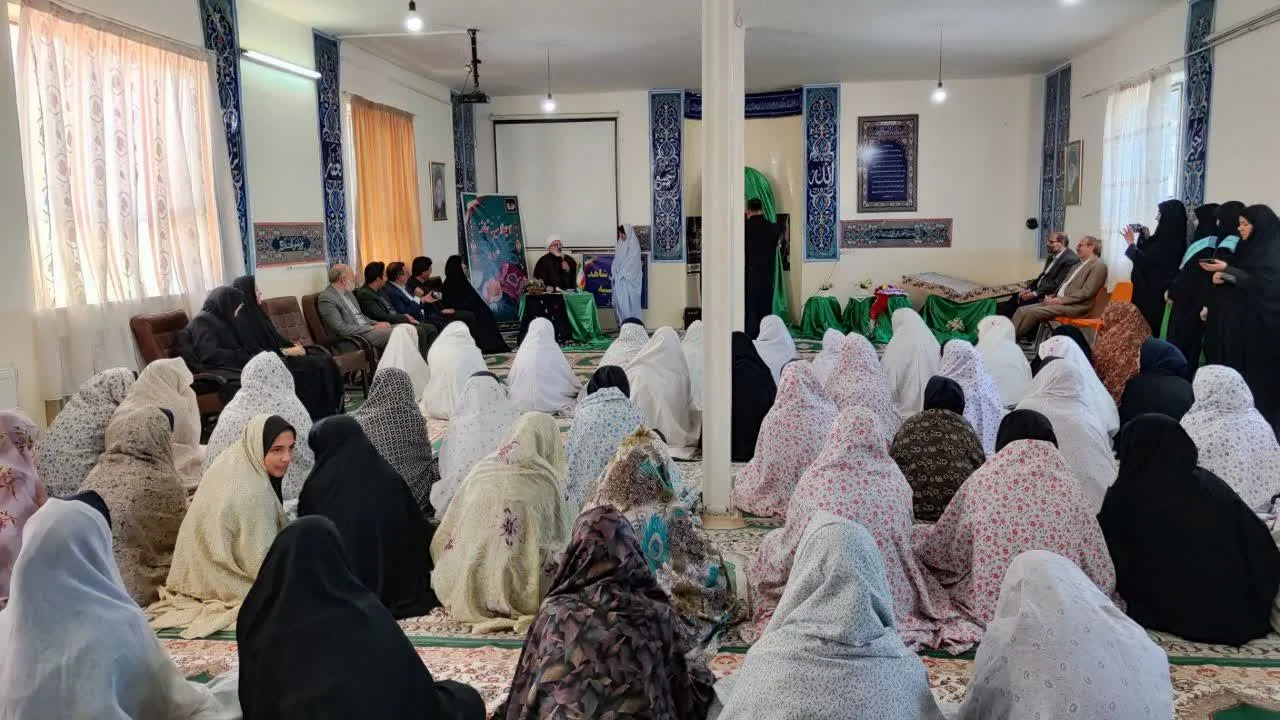 آیین پیش‌ اجلاسیه نماز دانش آموزی در میاندوآب برگزار شد