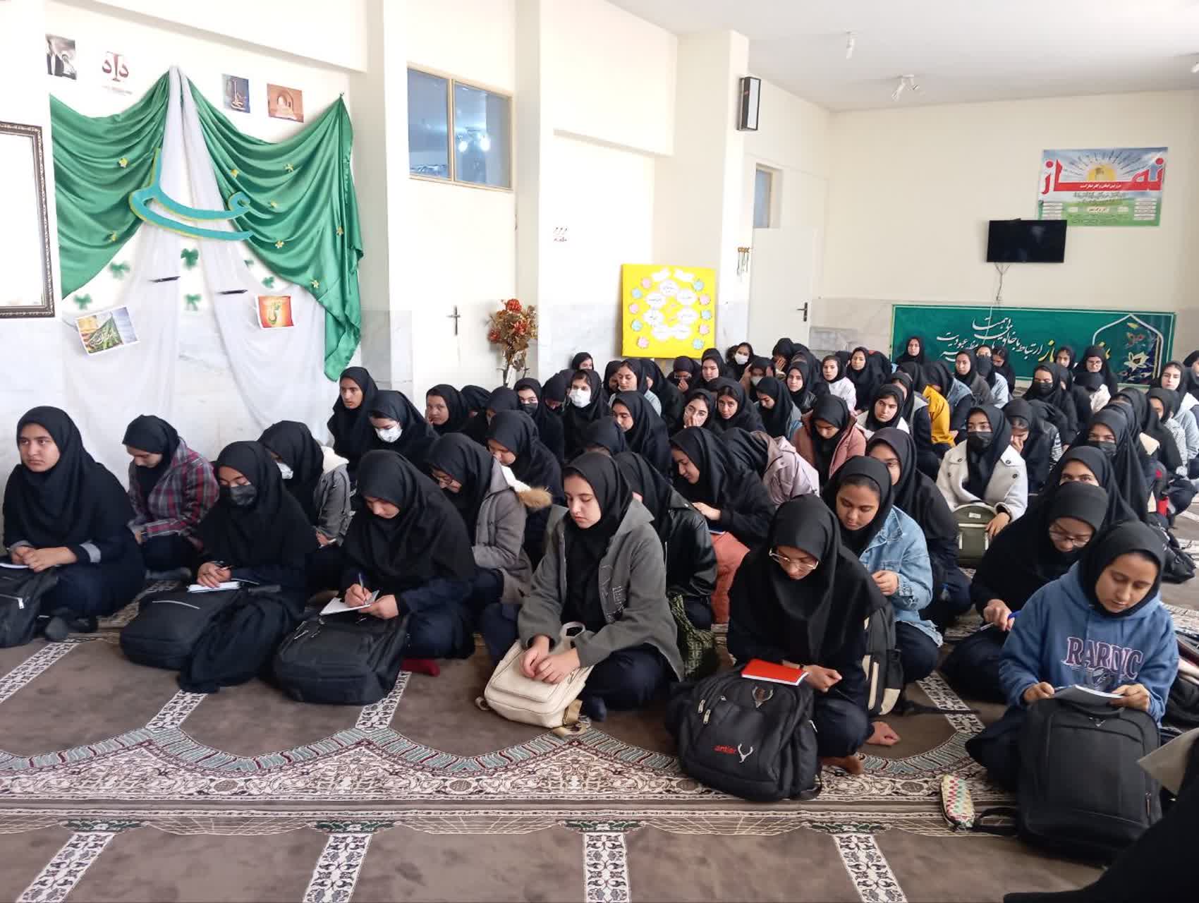 گفتمان دانش آموزی مدرسه شبانه روزی ادب شهرستان فریدن اصفهان