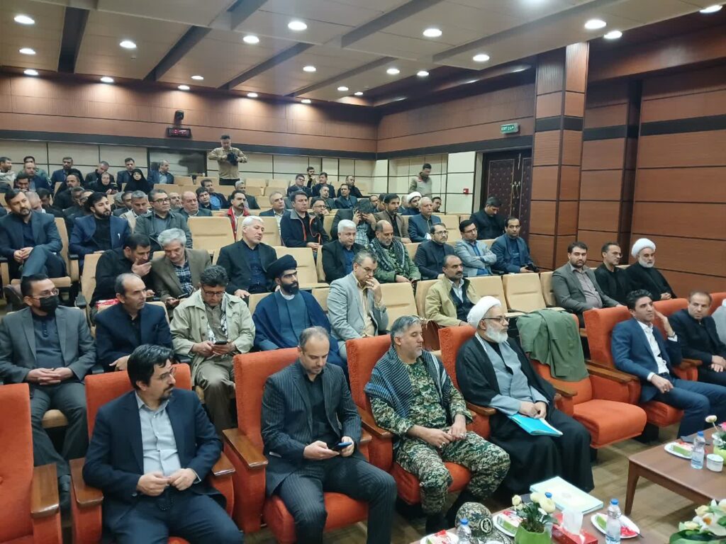 همایش دبیران اقامه نماز و فرماندهان پایگاه بسیج ادارات