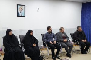 اهدای انگشتر متبرک رهبری توسط سید احمد زرهانی به نماینده ولی فقیه در لرستان