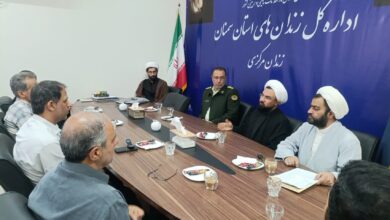 جلسه شورای اقامه نماز زندان مرکزی سمنان با تأکید بر تقویت برنامه‌های فرهنگی و عبادی برگزار شد