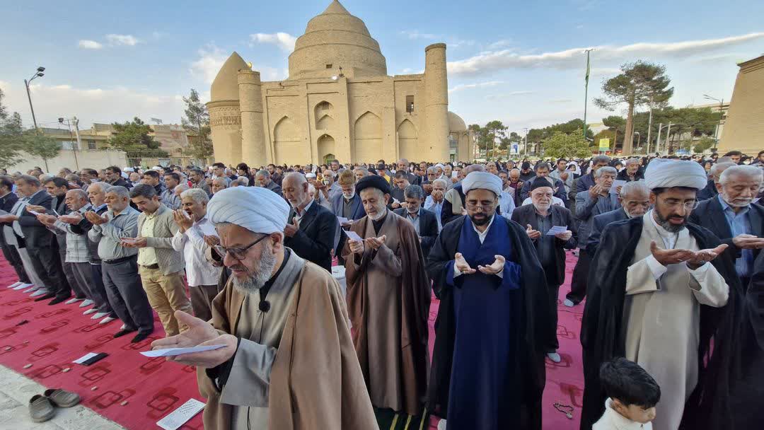 اقامه نماز باران در دامغان به امامت امامجمعه و با حضور گسترده مردم برگزار شد