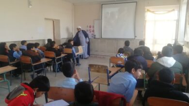 نشست تخصصی نماز ویژه دانش آموزان مدارس شهرستان فردوس برگزار شد