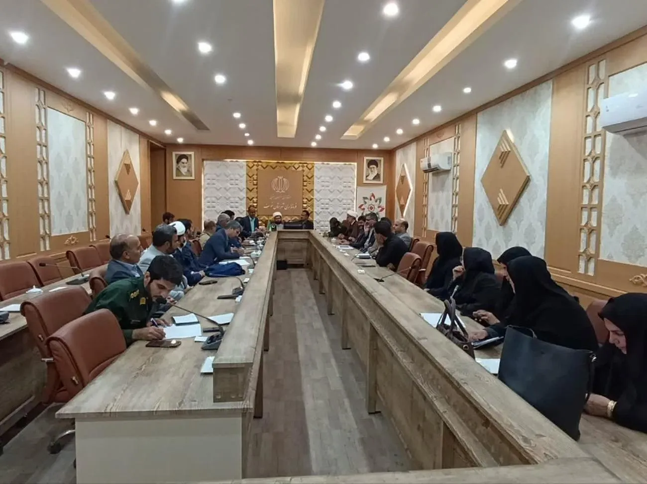 نشست هم اندیشی شیوه های جذب جوانان به نماز ویژه گروه های مؤثر شهرستان خوسف برگزار شد