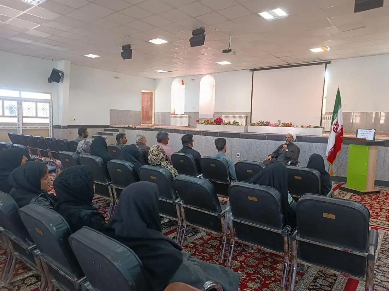 نشست توانمندسازی اولیاء و شیوه های دعوت فرزندان به نمازدرشهر مود برگزار شد