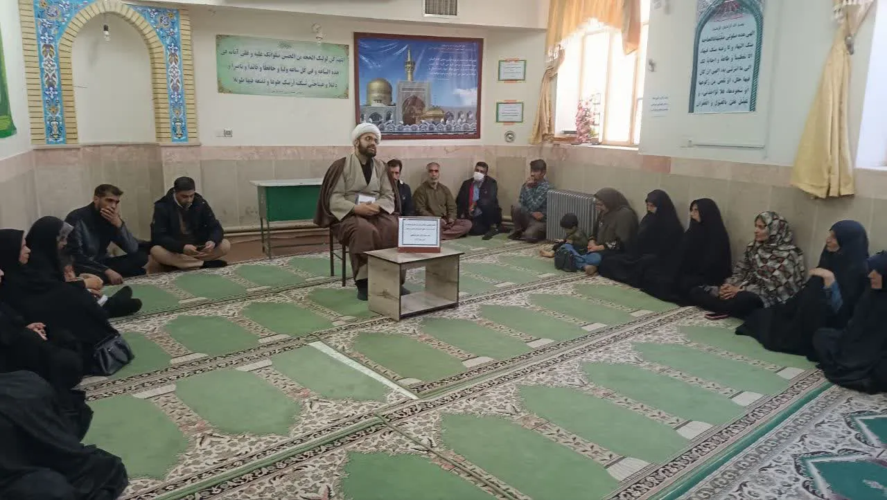 پنجمین نشست توانمندسازی اولیا با موضوع شیوه فرهنگ سازی نماز در خانواده در شهرستان سربیشه برگزار شد