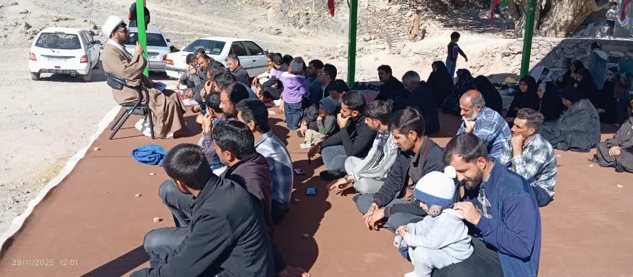 نشست توانمندسازی اولیا با موضوع شیوه فرهنگ سازی نماز در خانواده در منطقه عشایری سربیشه برگزار شد