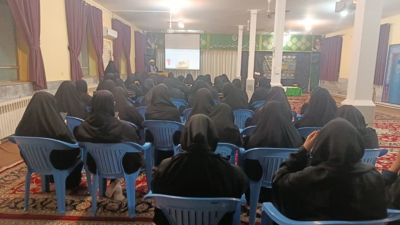 نشست تخصصی نمازویژه دانشجو معلمان دانشگاه فرهنگیان فردوس برگزار شد