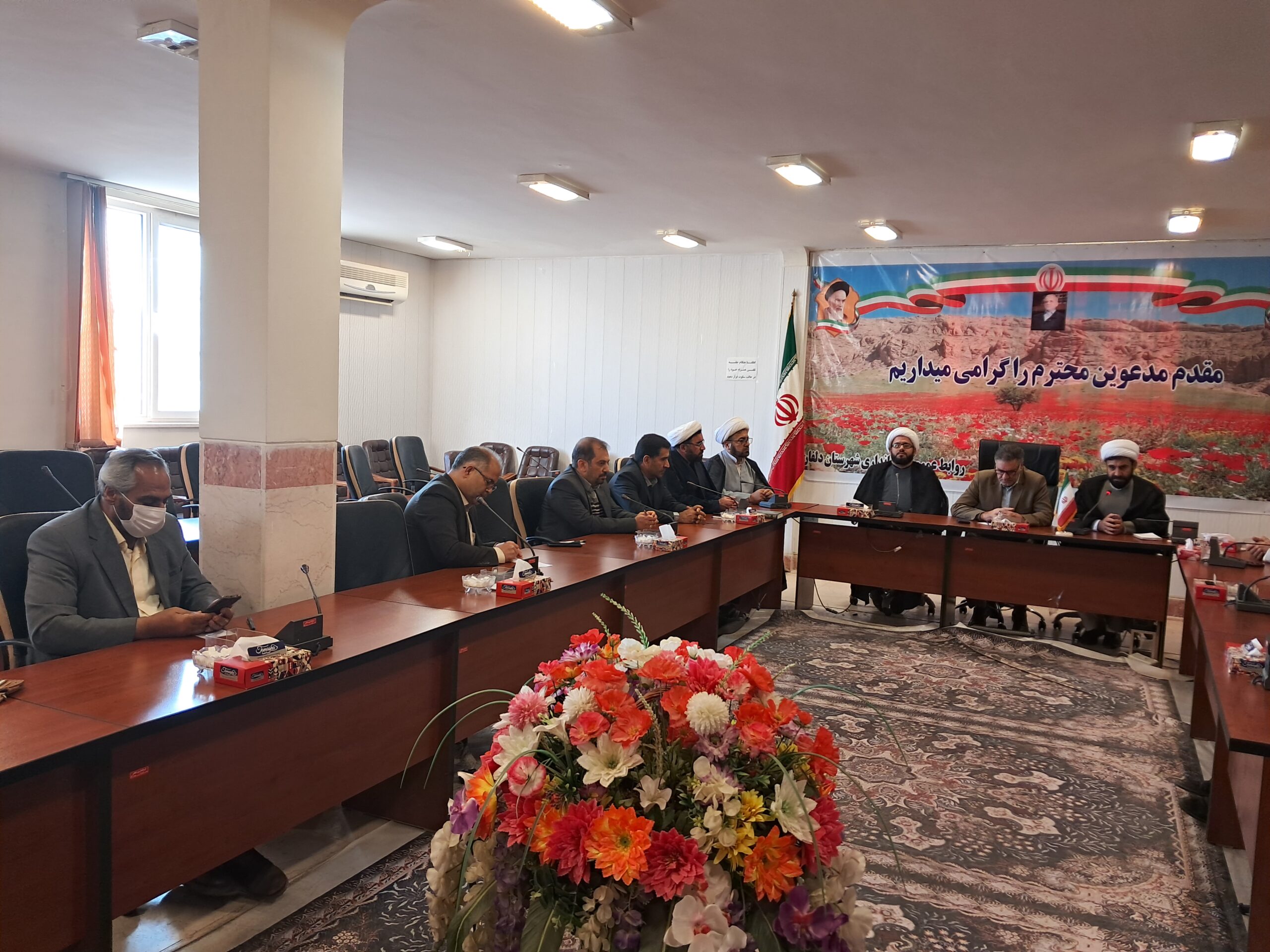 حضور مسئولین شهرستان دلفان در جلسه شورای اقامه نماز به ریاست امام جمعه