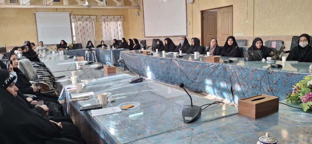 دوره آموزشی نماز یاوران کوچک (نیک) در استان یزد برگزار شد