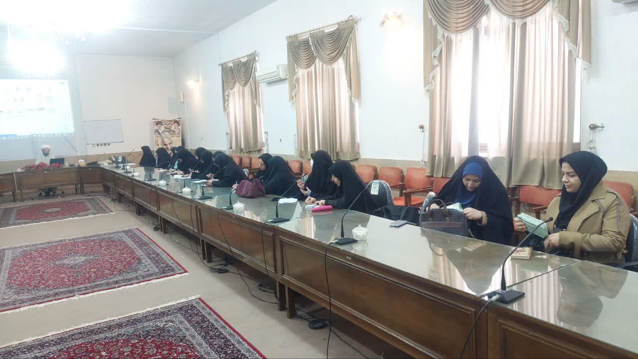 دوره آموزشی معارف نماز ویژه دبیران دین و زندگی در قزوین برگزار شد