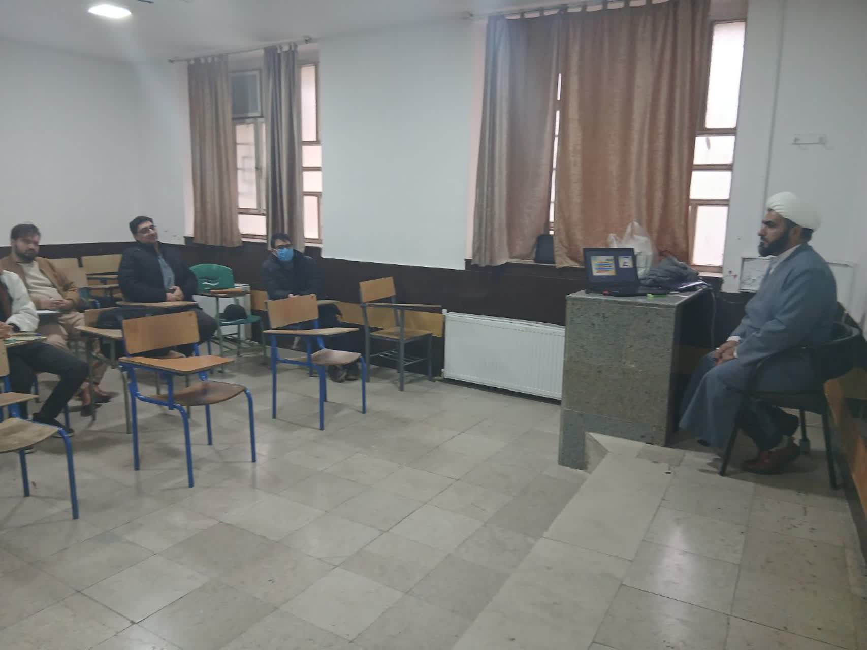 دوره آموزشی معارف نماز ویژه مدیران مدارس در قزوین برگزار شد