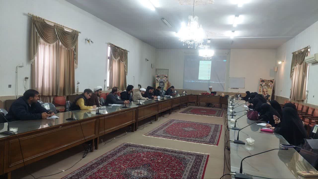 دوره آموزشی معارف نماز ویژه دبیران دین و زندگی در قزوین برگزار شد