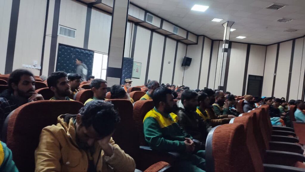 دوره آموزشی نماز ویژه کارکنان پاکبان و فضای سبز شهرداری بیرجندبرگزار شد