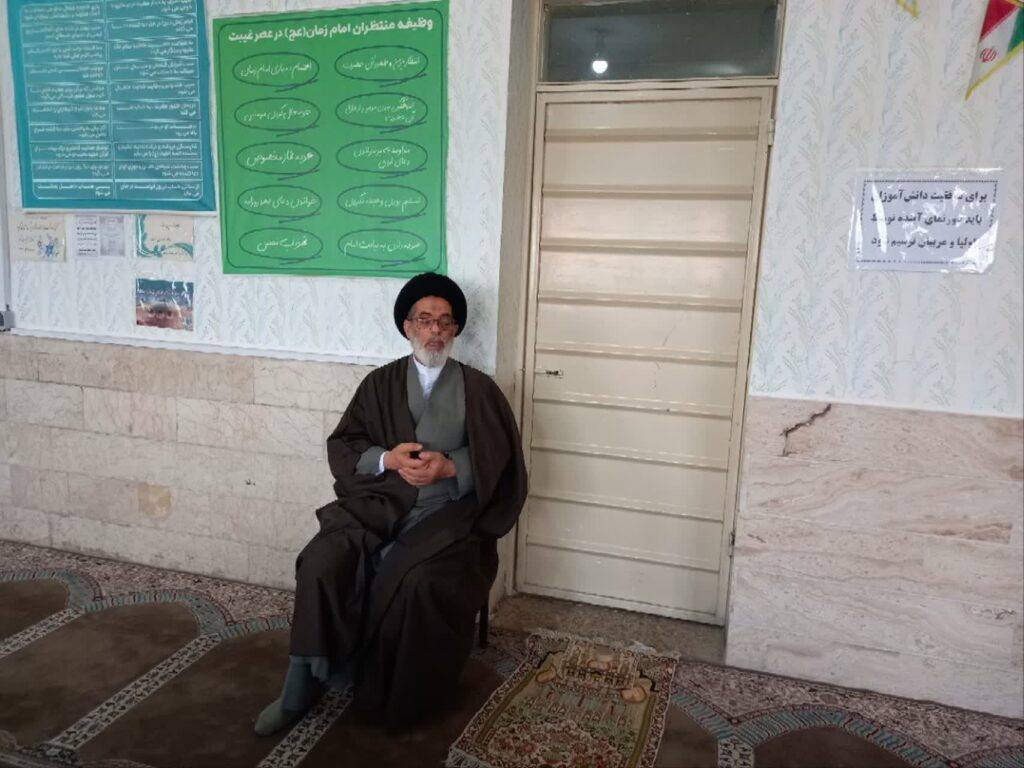 جلسه آموزشی نمازی و اقامه نماز جماعت در مدرسه شهید محلاتی شهر قیدا