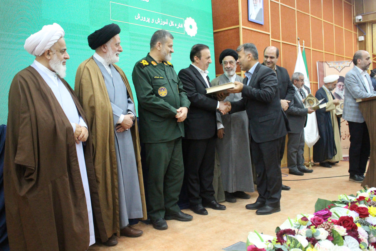 دوازدهمین اجلاس استانی نماز قزوین برگزار شد