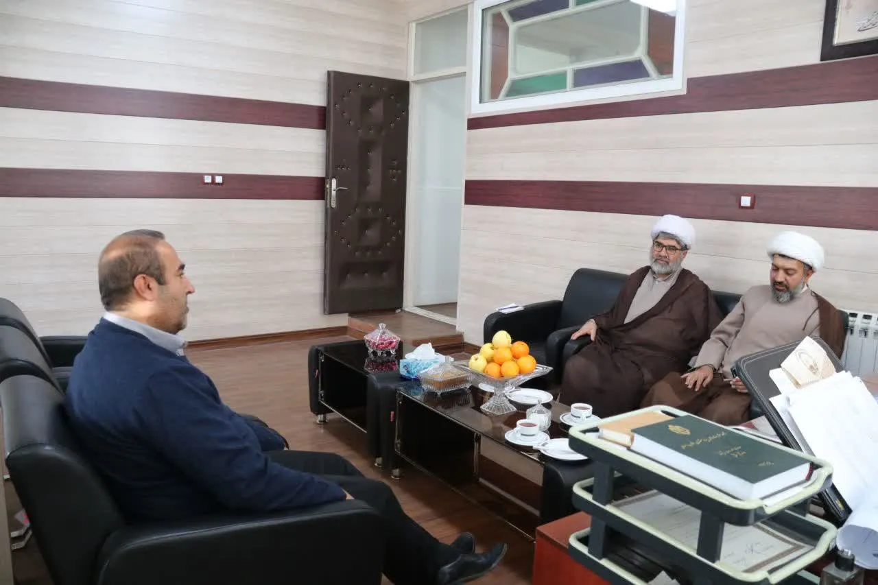 دیدار مدیر ستاد اقامه نماز با مدیر بنیاد مستضعفان زنجان