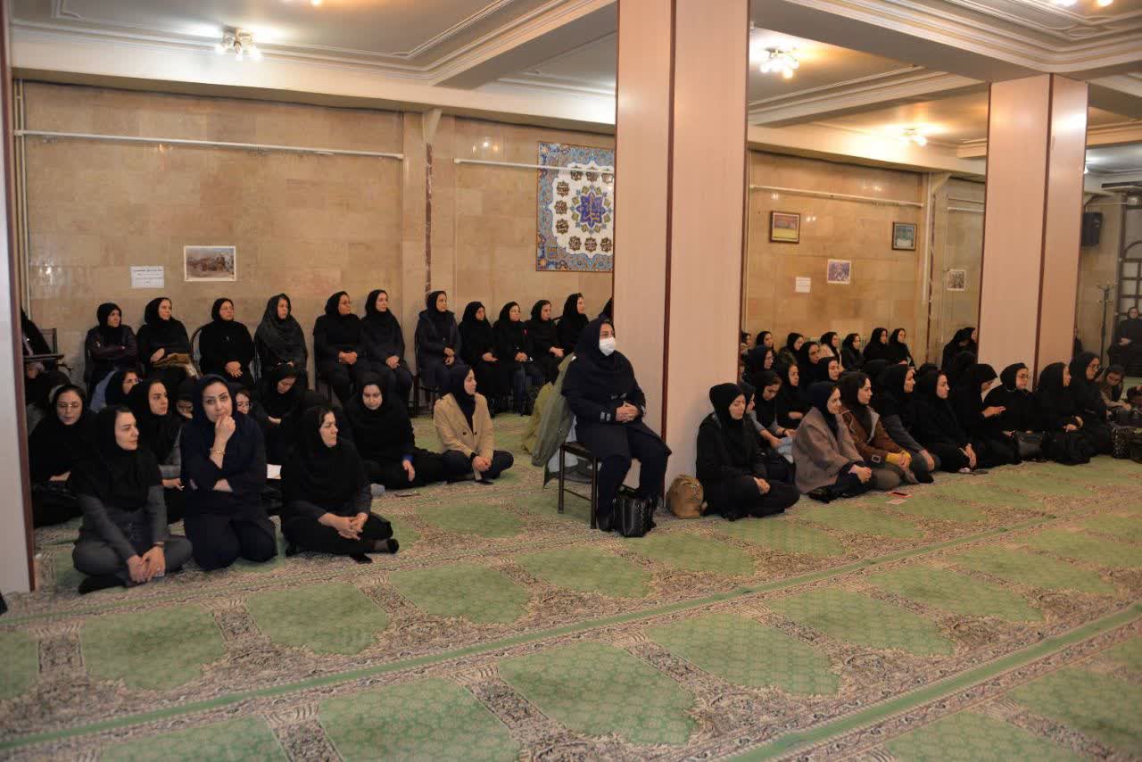 برگزاری دوره آموزشی «مادران و بانوان، معماران فرهنگ اقامه نماز»