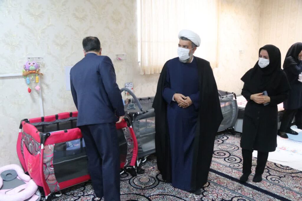 مراسم تجلیل از کارکنان شیرخوارگاه شهید ثمین تاب زنجان برگزار شد