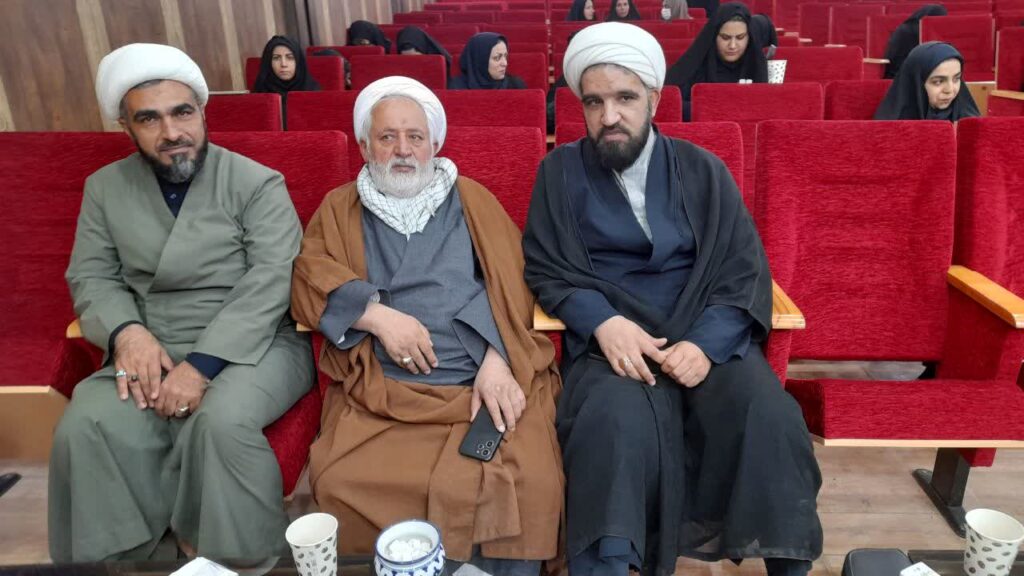 دوره آموزشی نماز یاوران کوچک (نیک) در استان یزد برگزار شد