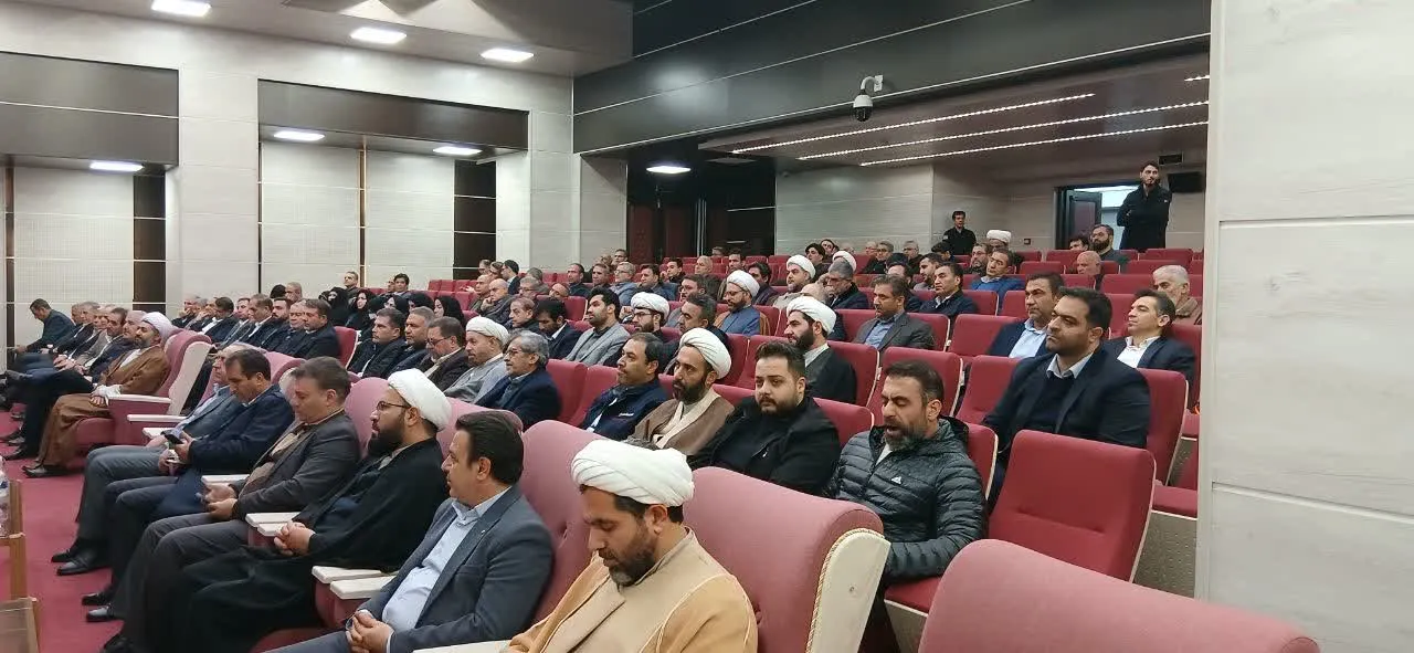 اجلاسیه نماز استانی با عنوان مادران، معماران فرهنگ اقامه نماز