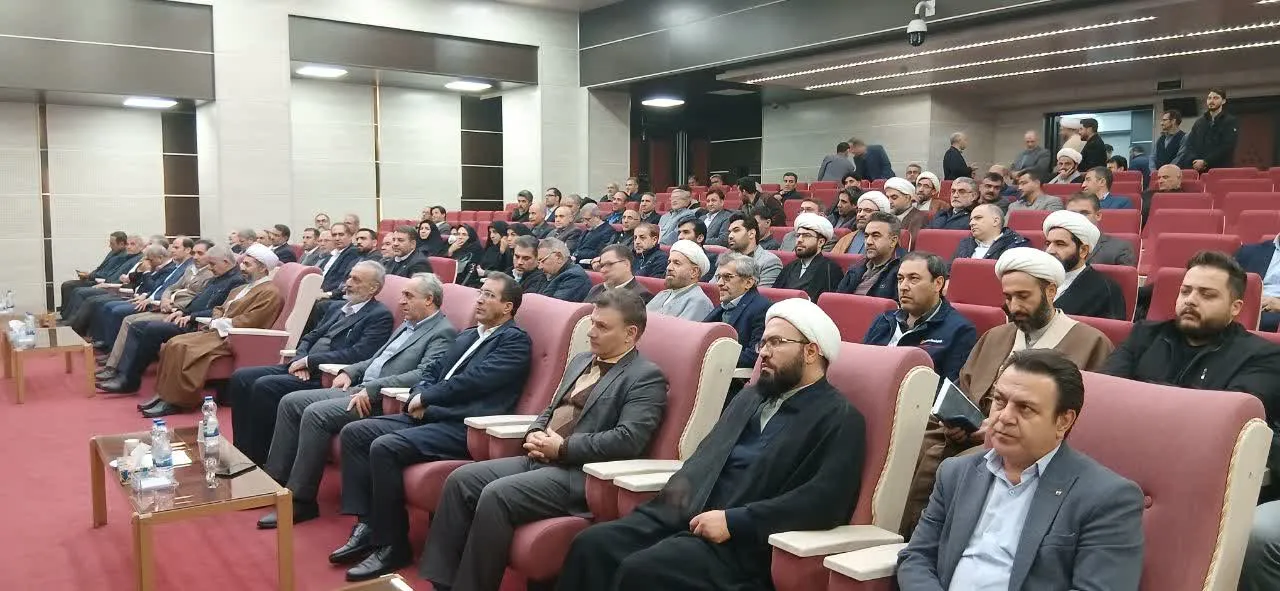 اجلاسیه نماز استانی با عنوان مادران، معماران فرهنگ اقامه نماز