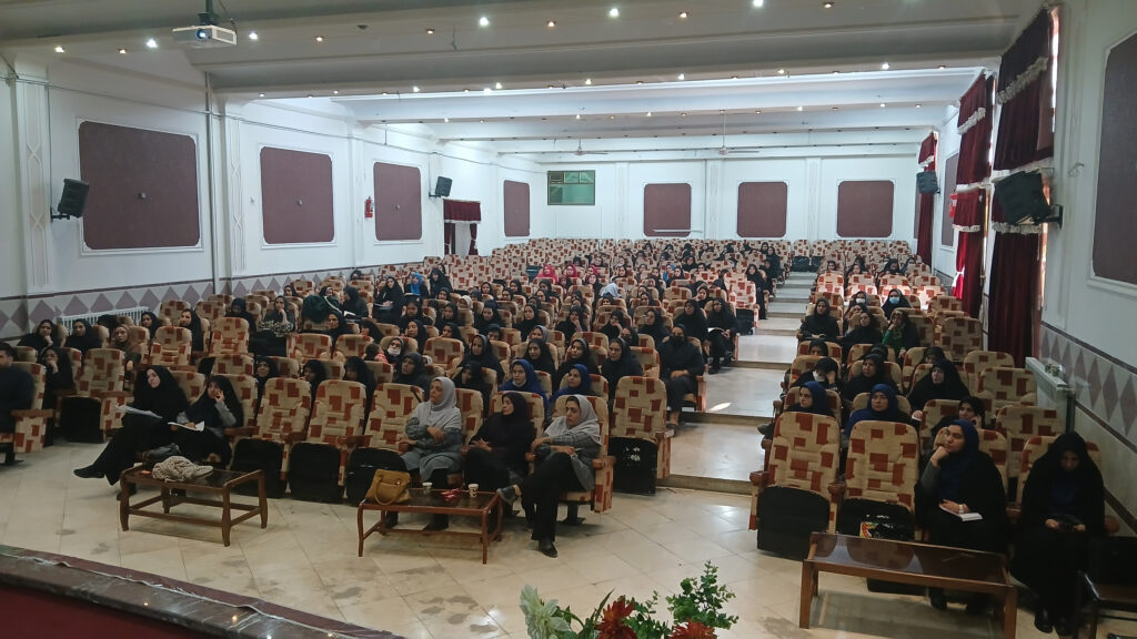 دوره آموزشی نماز یاوران کوچک (نیک) در استان یزد برگزار شد