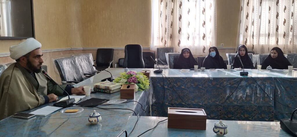 دوره آموزشی نماز یاوران کوچک (نیک) در استان یزد برگزار شد