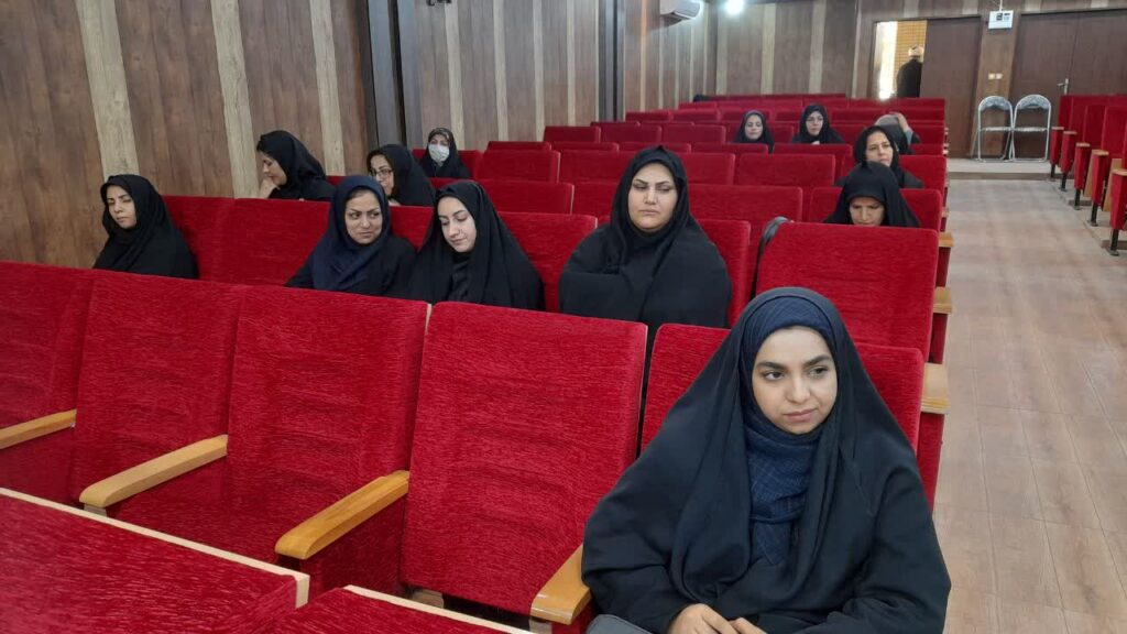 دوره آموزشی نماز یاوران کوچک (نیک) در استان یزد برگزار شد