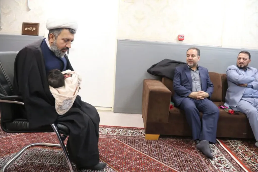 مراسم تجلیل از کارکنان شیرخوارگاه شهید ثمین تاب زنجان برگزار شد