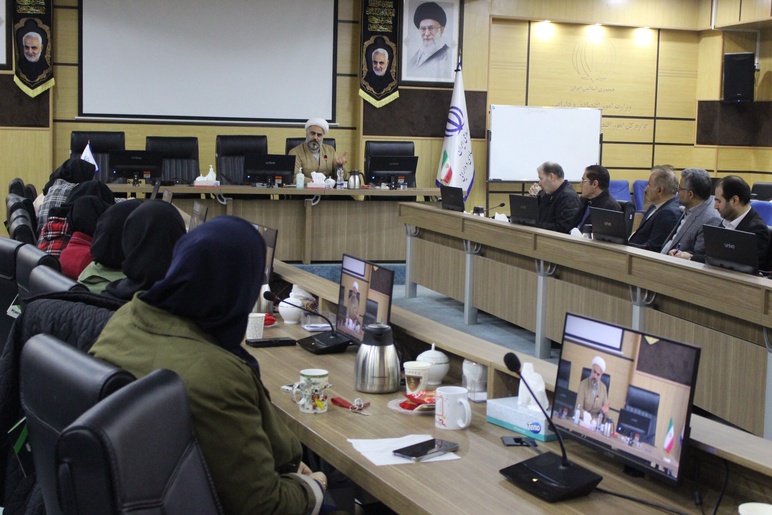 دوره آموزشی سبک زندگی قرآنی در اداره کل امور اقتصادی و دارایی استان البرز برگزار شد