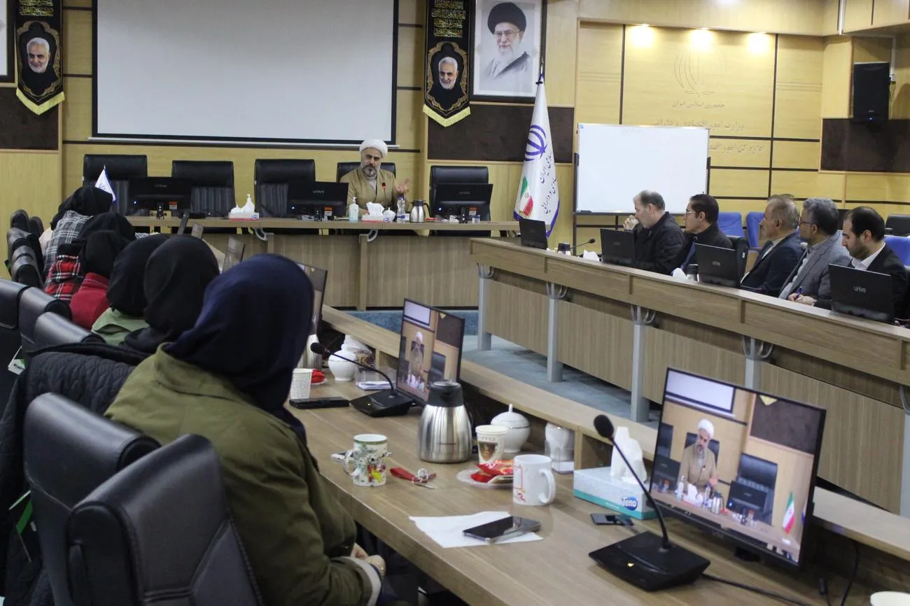 دوره آموزشی سبک زندگی قرآنی در اداره کل امور اقتصادی و دارایی استان البرز برگزار شد