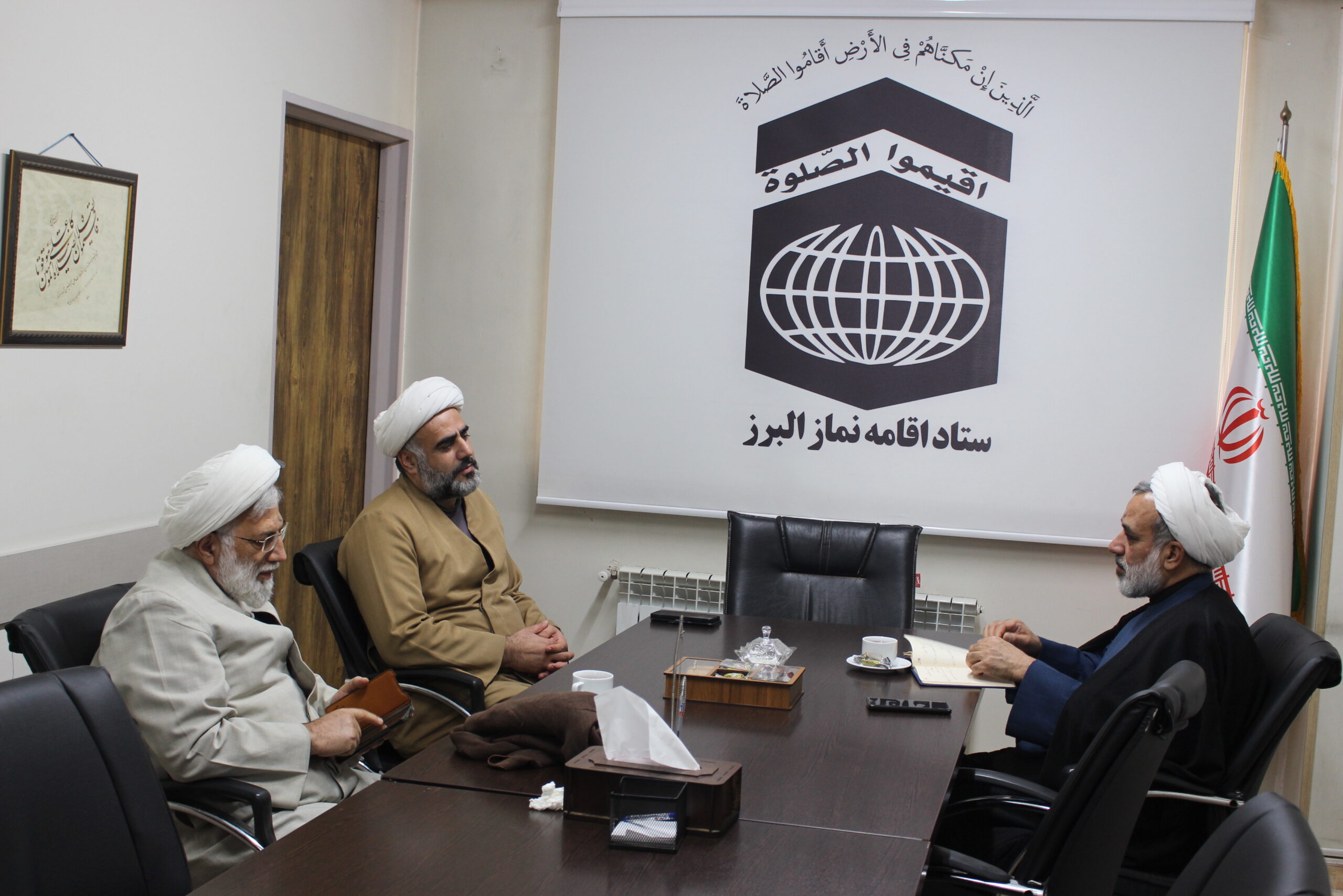 مسئول نهاد نمایندگی مقام معظم رهبری در دانشگاههای البرز با مدیر ستاد اقامه نماز استان دیدار کرد