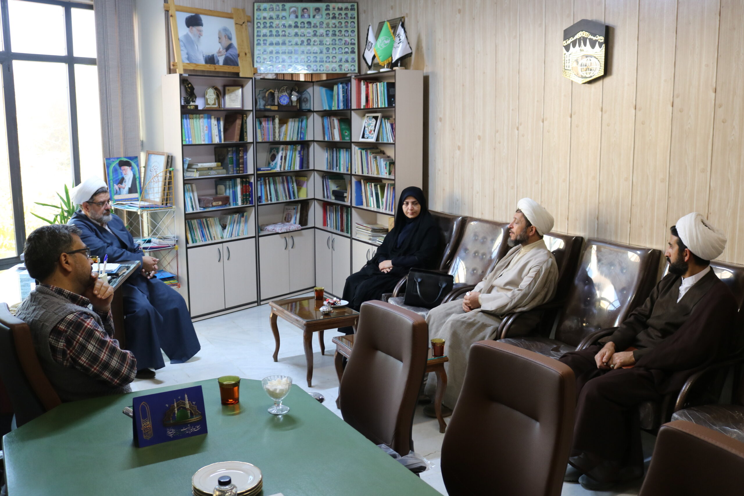 جلسه همفکری و همکاری ستاد اقامه نماز و مسئولین نهاد رهبری در دانشگاه فرهنگیان استان اصفهان