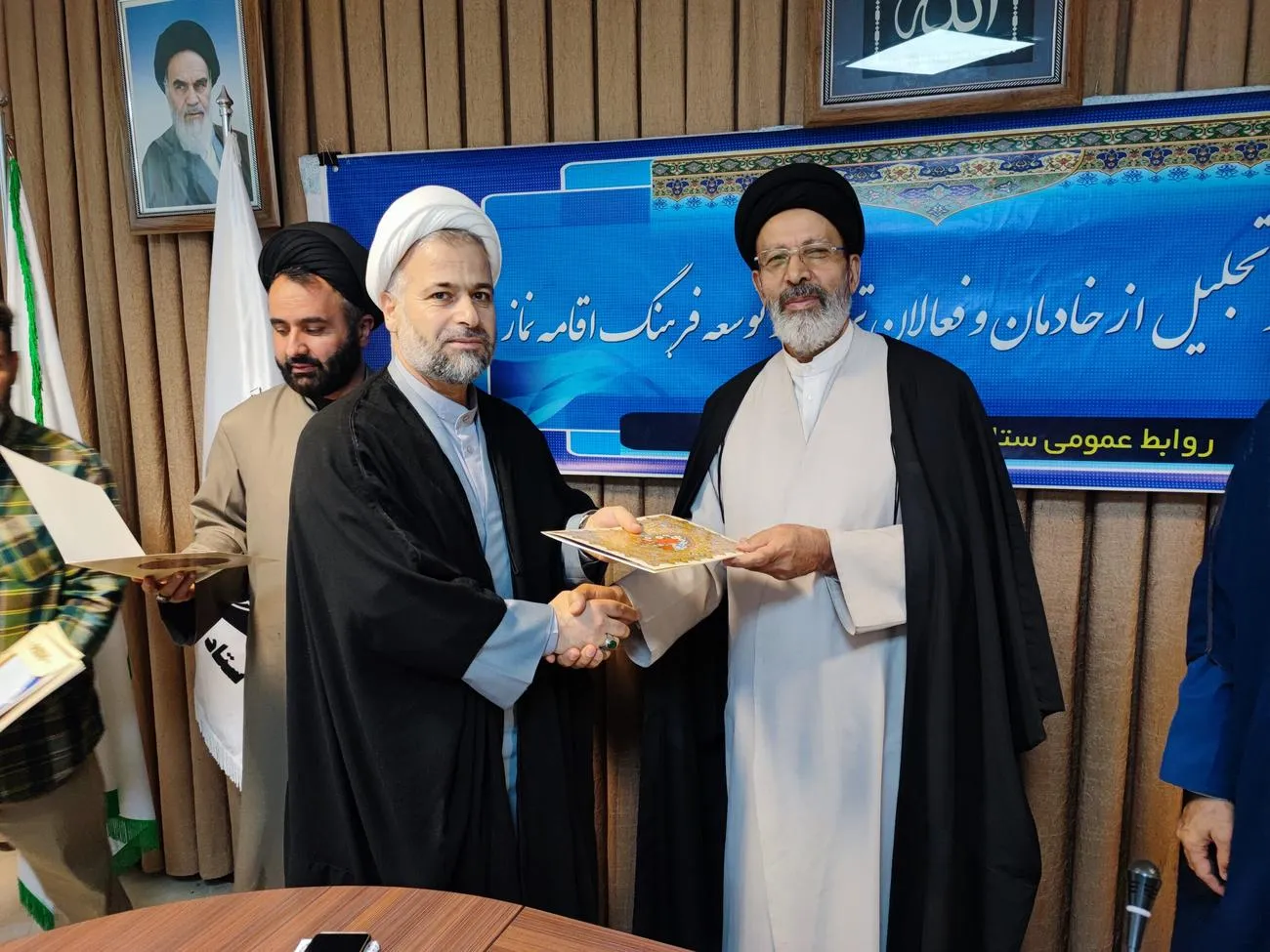 برگزاری جلسه آئین تجلیل از خادمان و فعالان ترویج و توسعه فرهنگ اقامه نماز در همدان