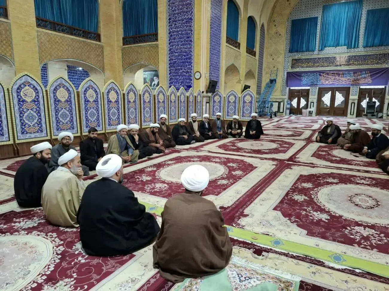 جلسه هم اندیشی روحانیون و ائمه جماعات مدارس و مساجد شهرستان بم