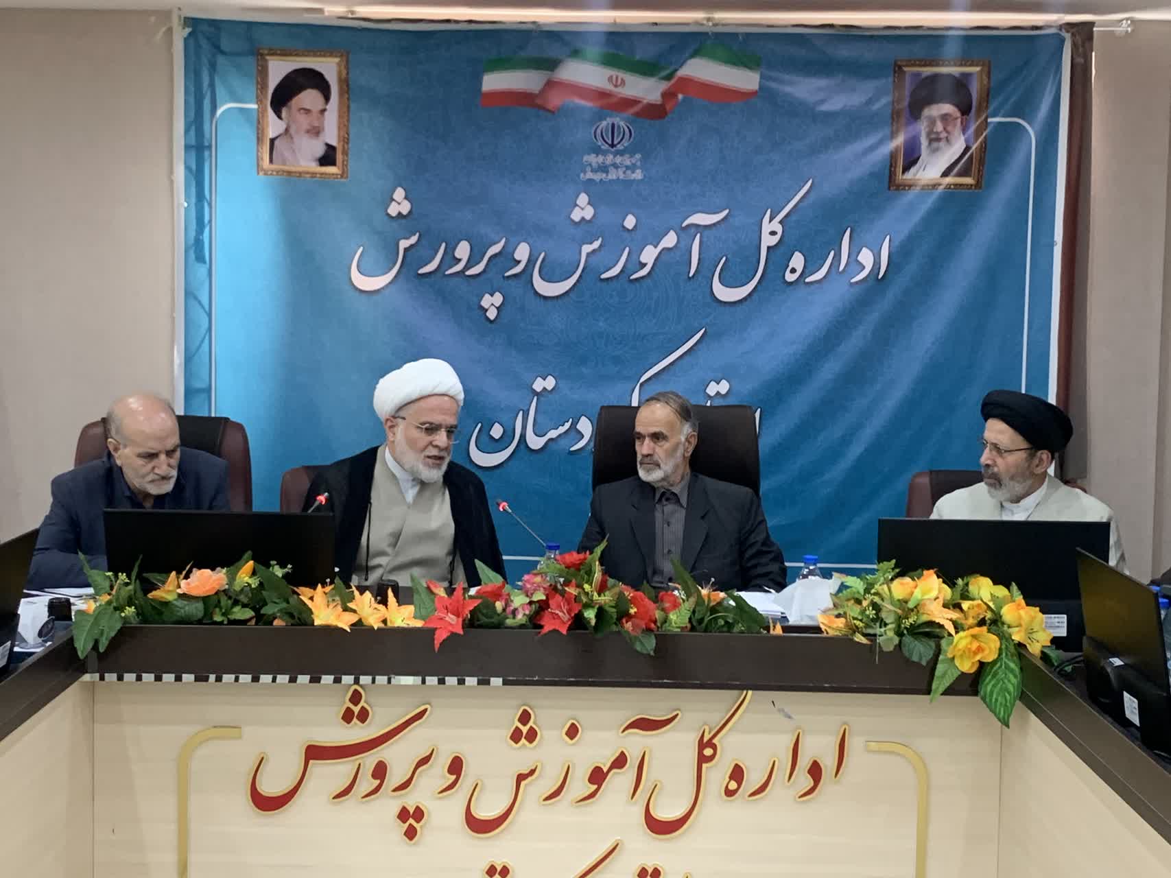 شورای برنامهریزی منطقه ۵ ستاد اقامه نماز در کردستان برگزار شد