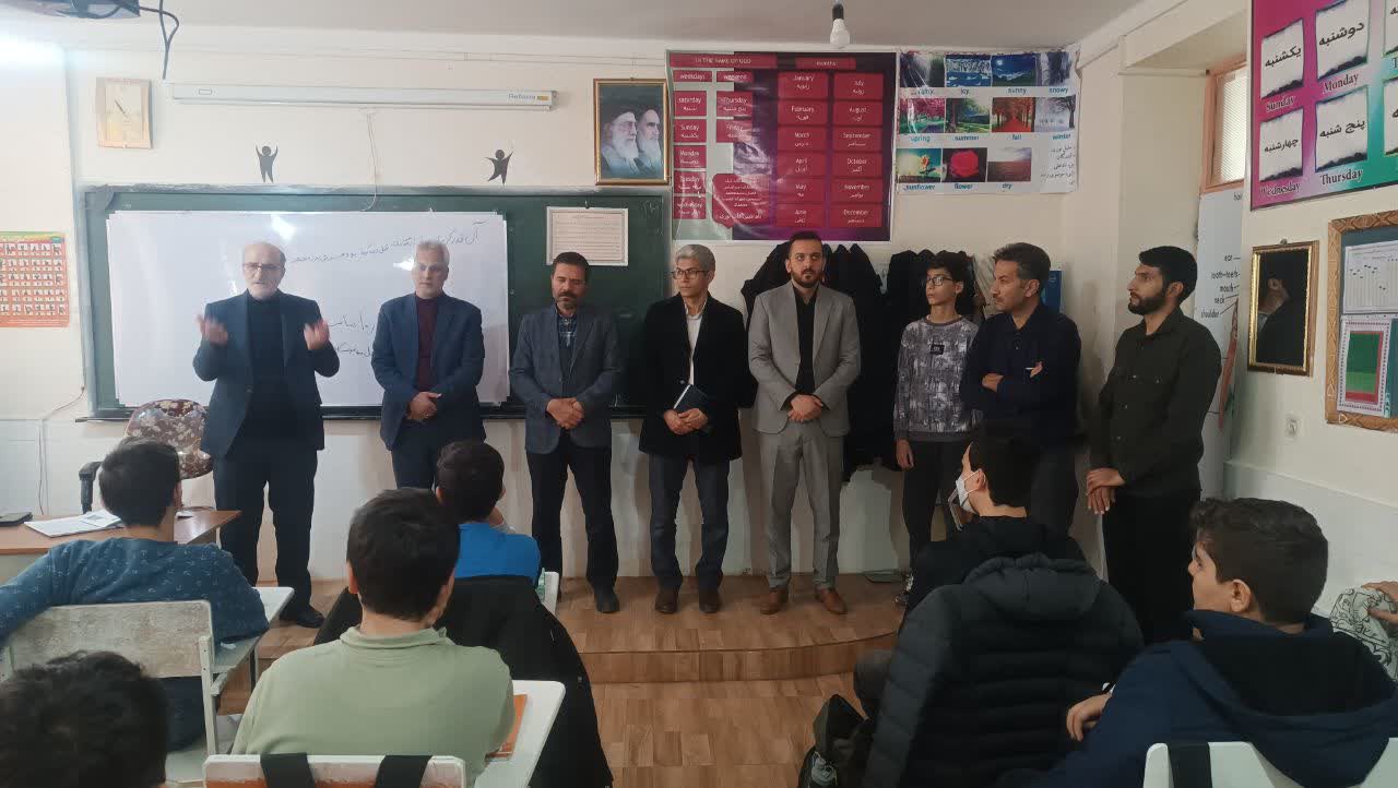 مدیر ستاد اقامه نماز استان کردستان از مدارس و ادارات شهرستان بیجار بازدید کرد