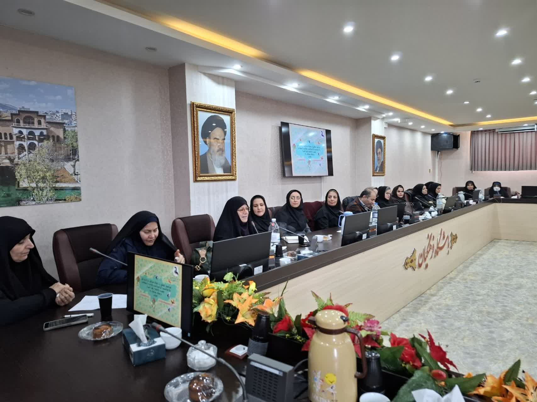 جلسه هم اندیشی بانوان شاغل در اداره کل آموزش و پرورش استان برگزار شد