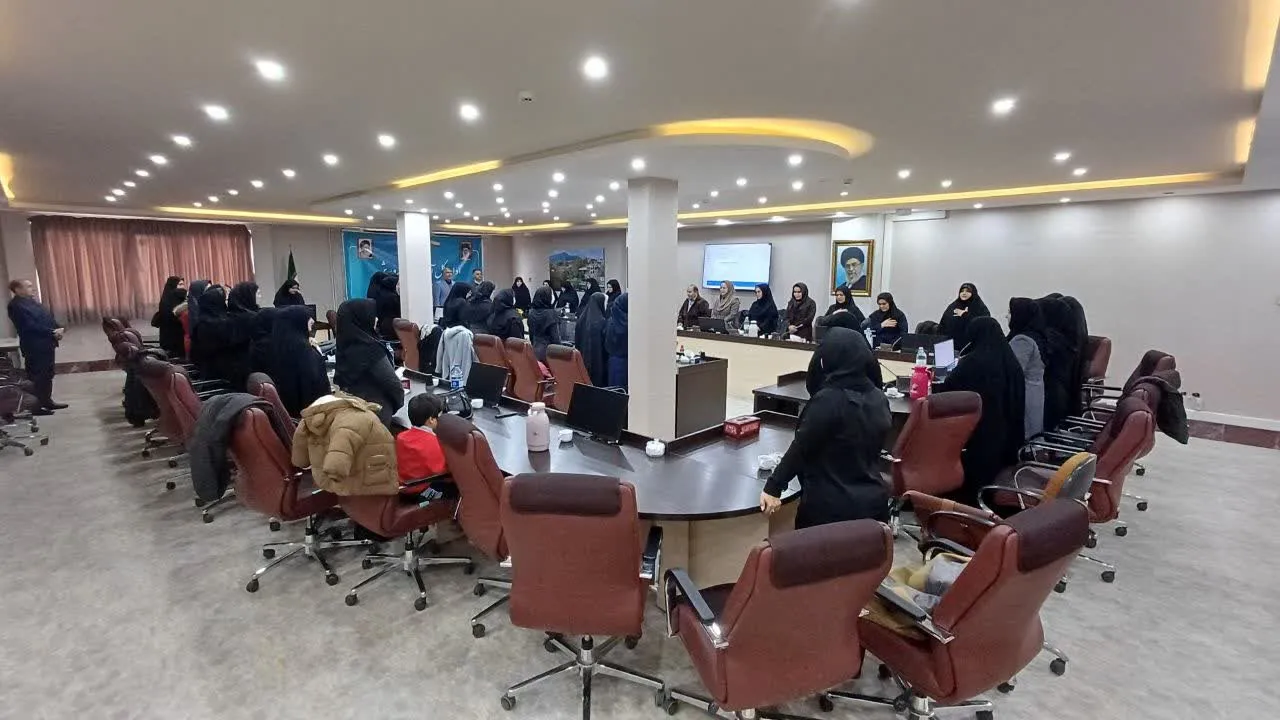 جلسه هم اندیشی بانوان شاغل در اداره کل آموزش و پرورش استان برگزار شد