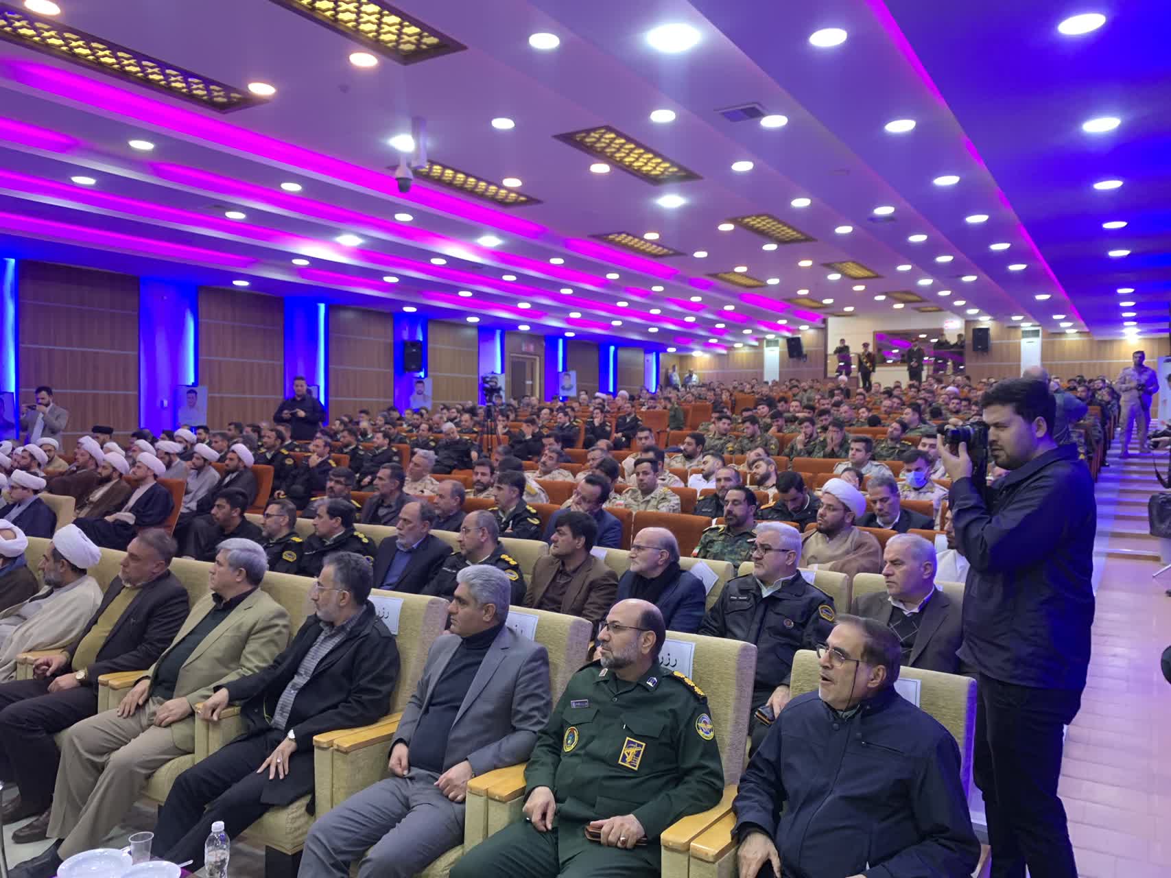 تجلیل از مدرسین بومی ستاد اقامه نماز کردستان در همایش تخصصی نهجالبلاغه نیروی انتظامی