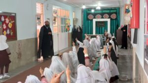 نشست آموزشی نماز در مدرسه دخترانه شکوفه های انقلاب وردنجان برگزار شد